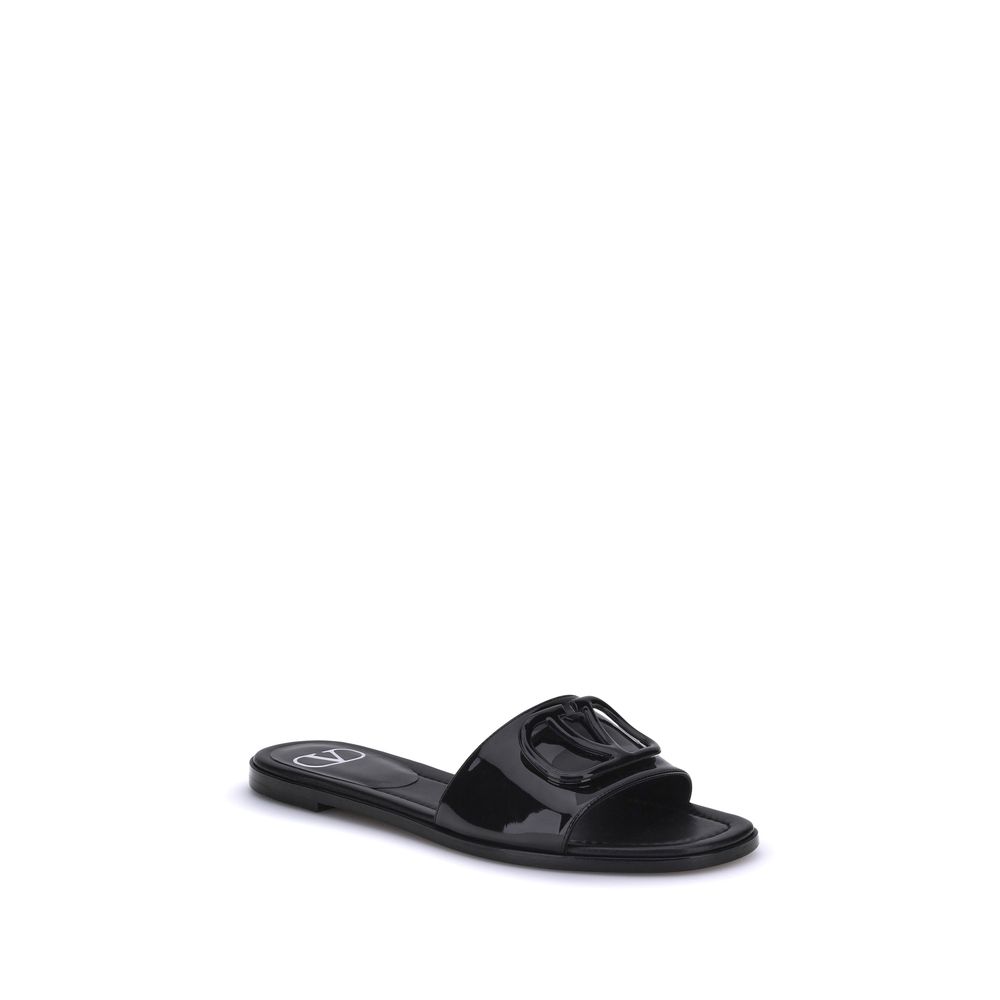 Sandales à bout rond en cuir verni avec logo V