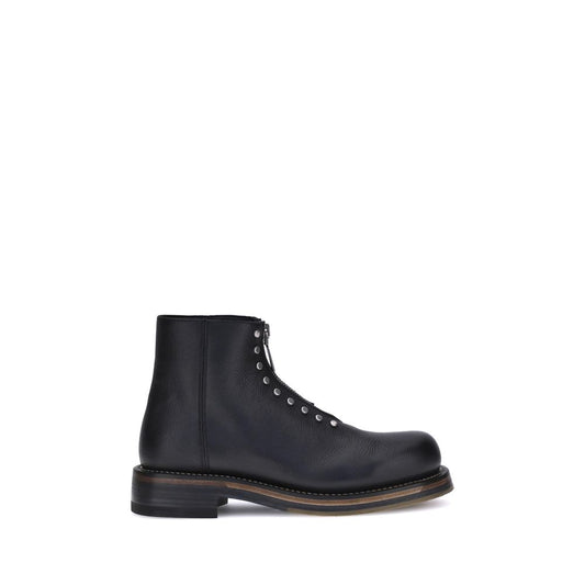 Alexander McQueen Ankle Boots aus Leder mit Nieten