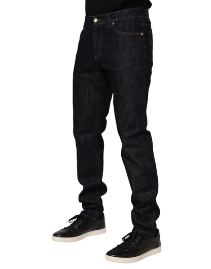 Jean en denim bleu foncé avec plaque logo Dolce &amp; Gabbana pour homme