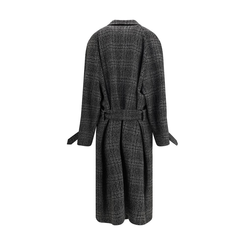 Vérifiez le manteau long.