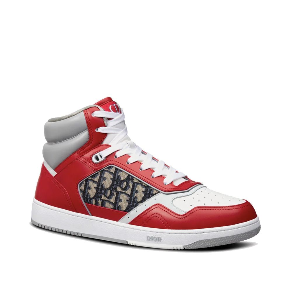 Sneakers montantes à l'aspect oblique