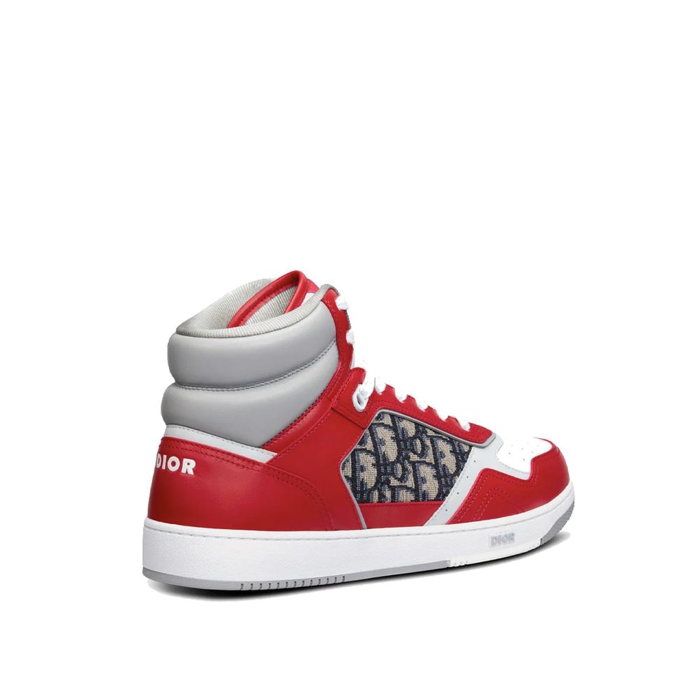 Sneakers montantes à l'aspect oblique