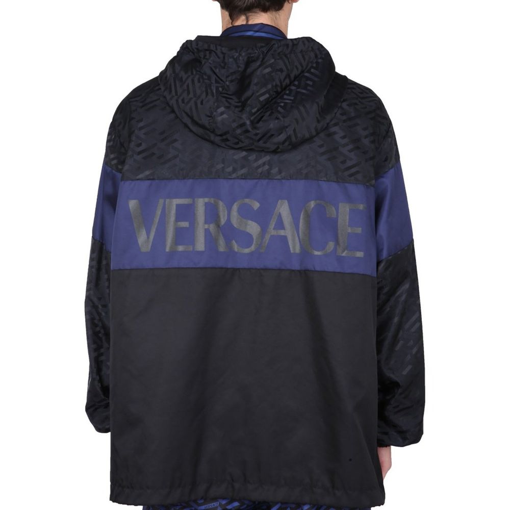 Veste coupe-vent à capuche