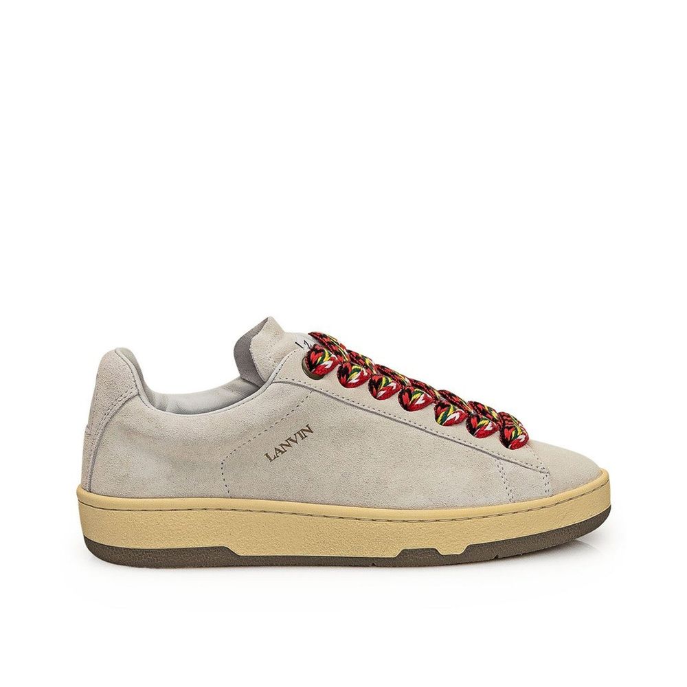 Sneakers Curb