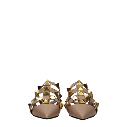 Valentino Garavani – Flache Sandalen aus rosa Leder