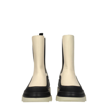 Bottines en cuir beige Stuart Weitzman