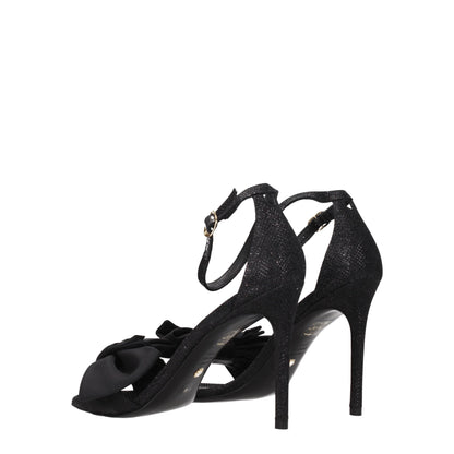 Sandales à talons aiguilles en satin noir Stuart Weitzman