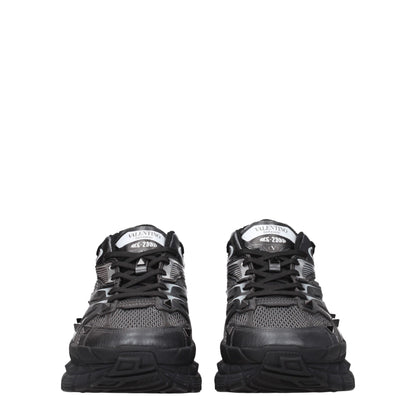 Valentino Garavani – Sportliche Sneakers aus schwarzem Stoff
