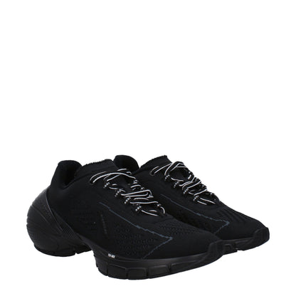 Givenchy – Sportliche Sneaker aus schwarzem Stoff