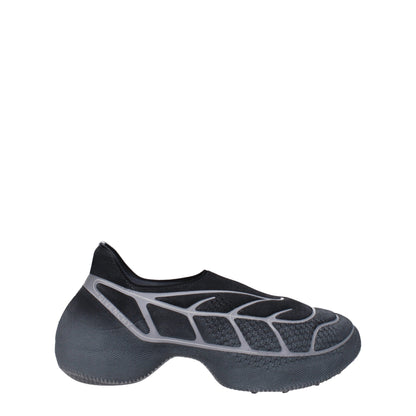 Sportliche Sneakers aus grauem Stoff von Givenchy