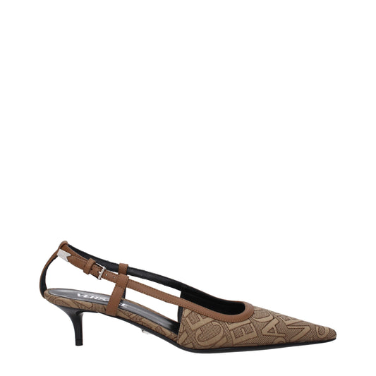 Versace – Beige Pumps aus Stoff mit mittlerem Absatz