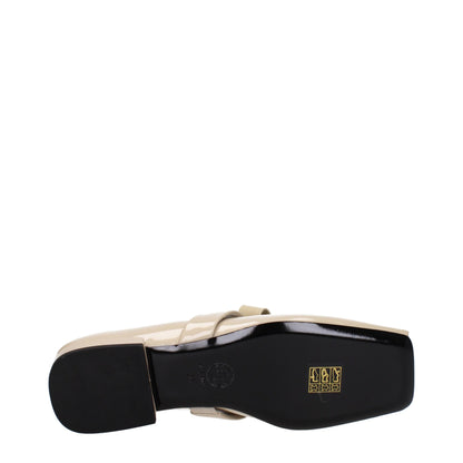 Versace – Beige Ballerinas aus Leder