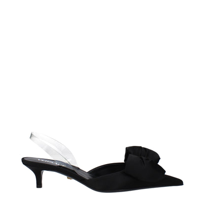 Versace – Flache Sandalen aus schwarzem Satin