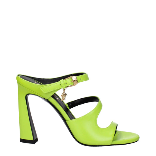 Versace Sandalen aus grünem Leder mit Stilettoabsatz