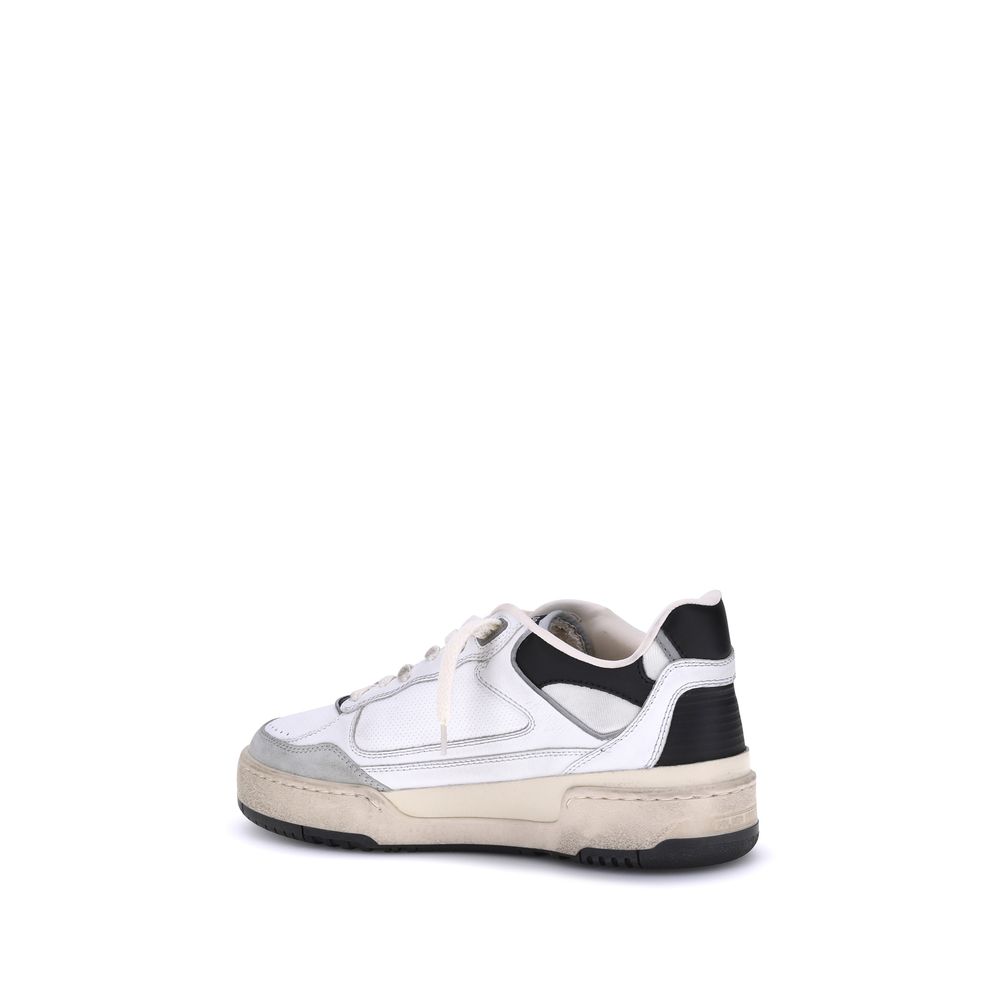 Quarante-deux paires de baskets
