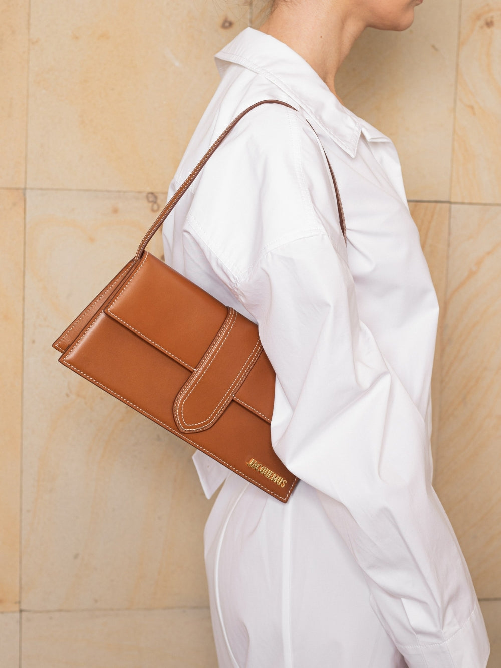 Sac long marron Le Bambino de Jacquemus