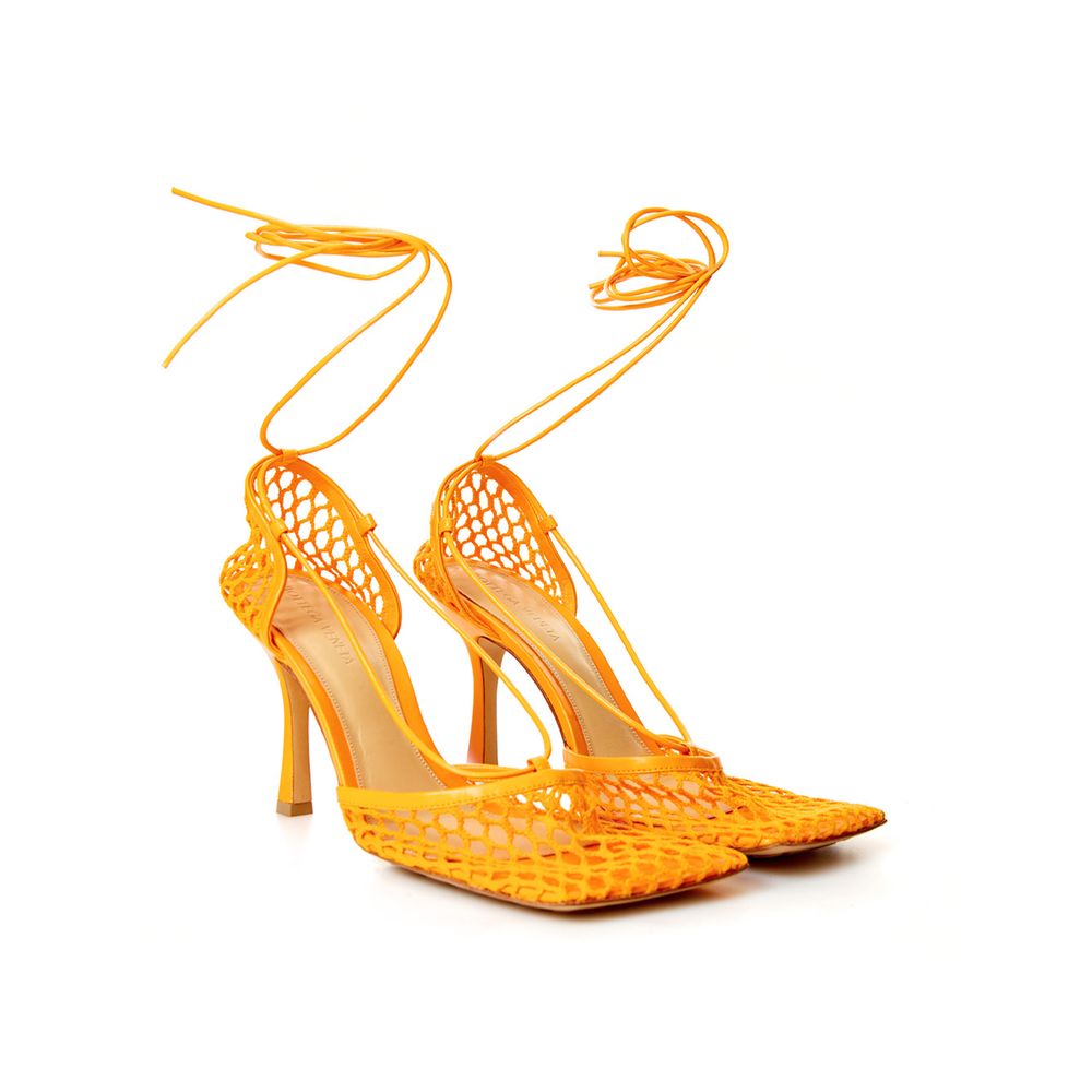 Bottega Veneta Orangefarbene Pumps aus Stoff und Leder