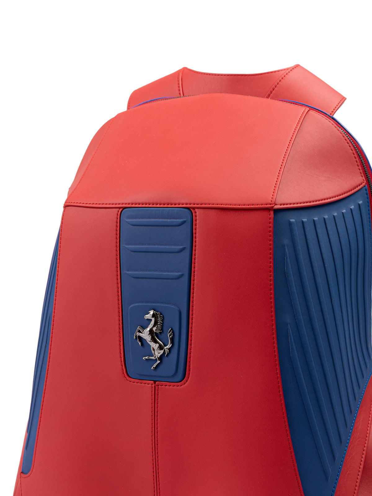 Sac à dos technique en cuir rouge