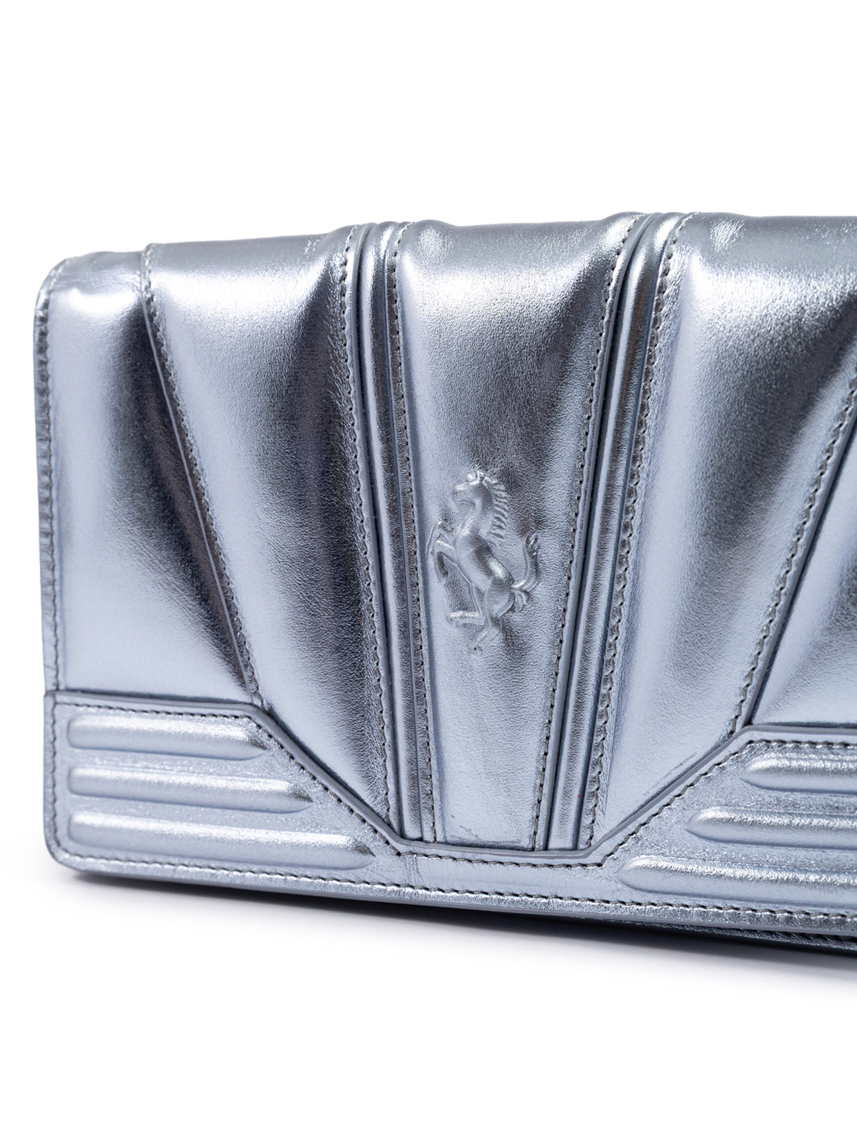 Sac Ferrari Metal bleu clair GT en cuir verni avec chaîne