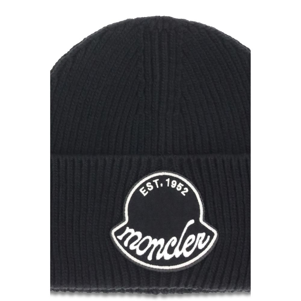 قبعة تريكو Moncler ذات شعار العلامة التجارية