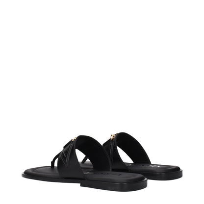 Versace Zehentrenner aus schwarzem Leder
