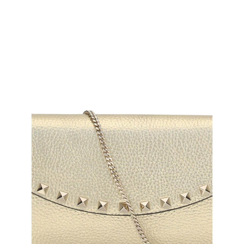 Portefeuille à chaîne Rockstud de Valentino Garavani