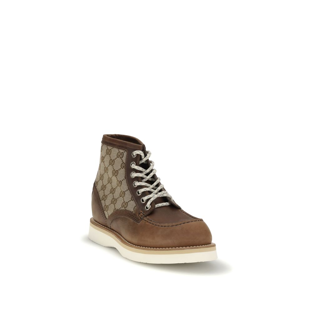 Botte à lacets